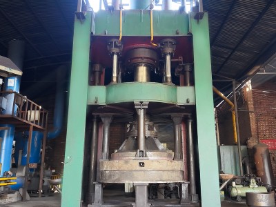 Mesin Pencetakan 2000T
